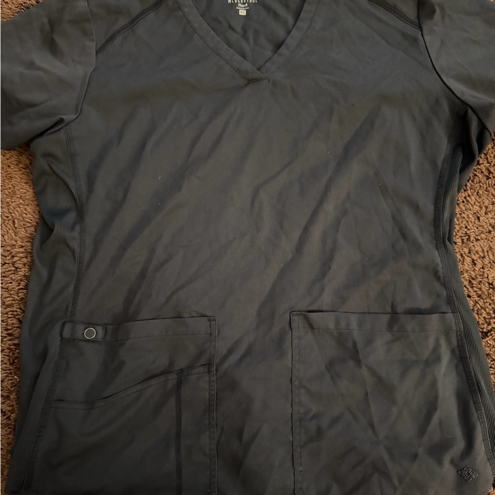 Med Couture Women's Black V-Neck Scrub Top